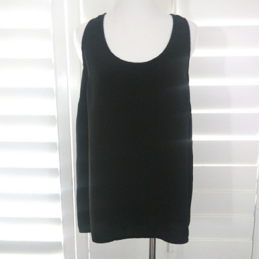 Pleione black sleeveless top back pleating S